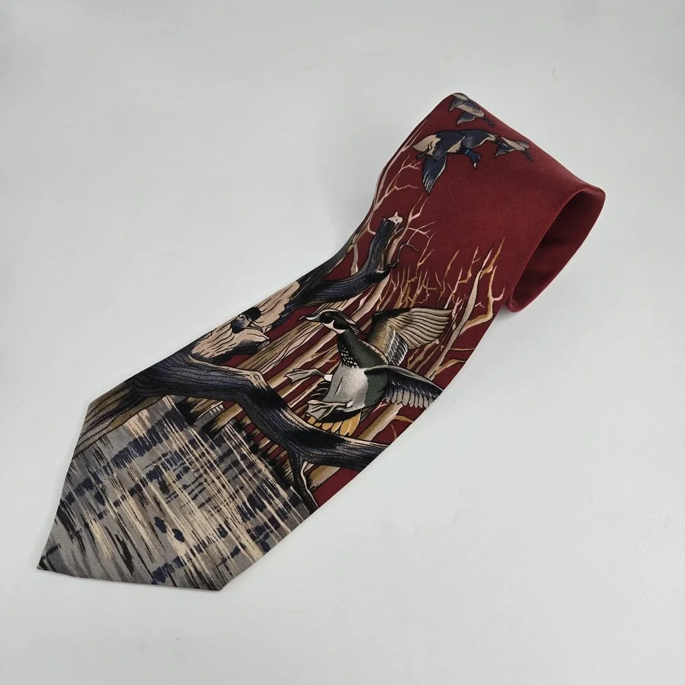 Vintage Flying Mallard Duck Silk Tie‎ Scenic Wetland Marsh Burgundy Red 4x57